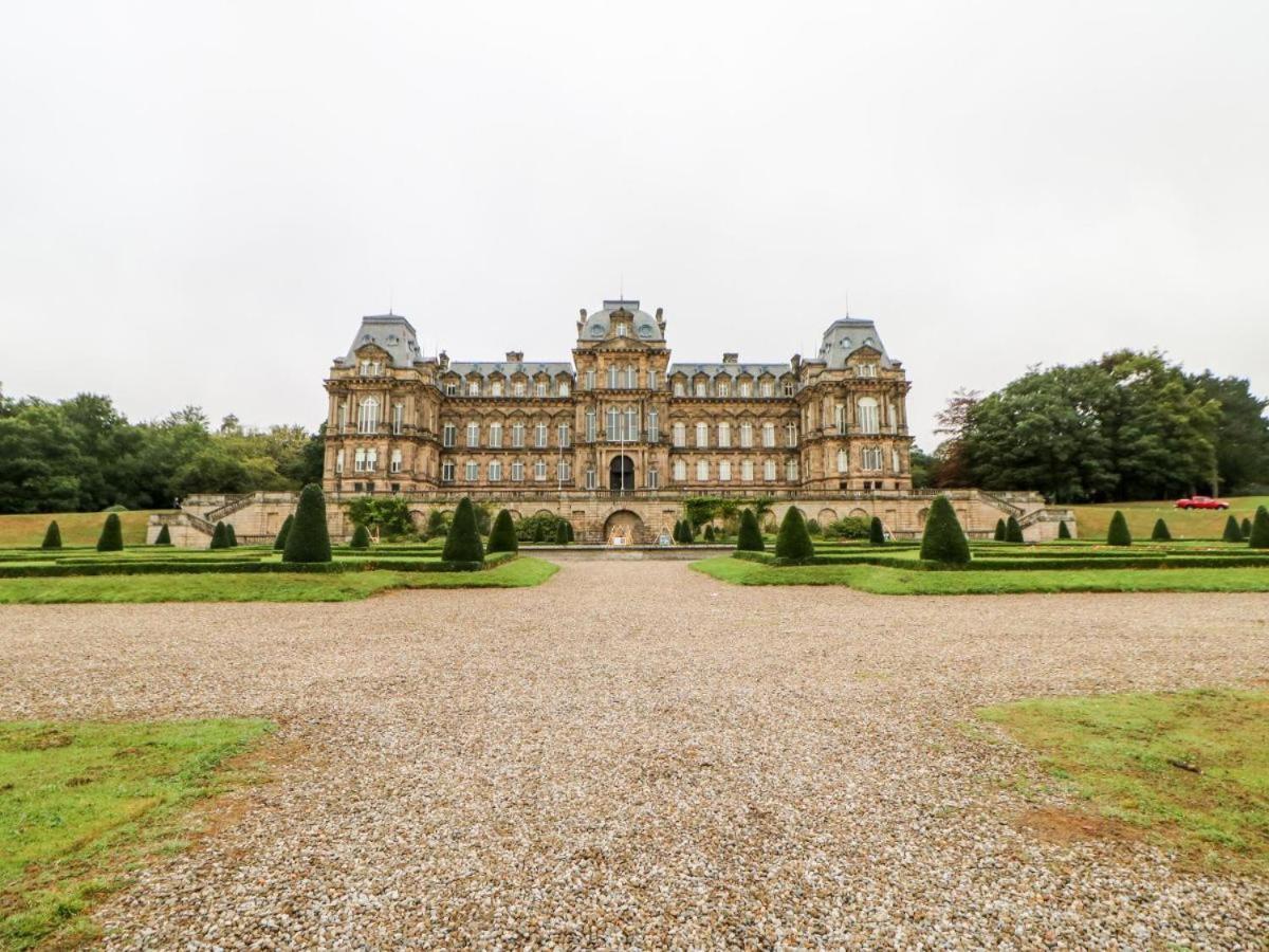 Plum Tree Set In 2 Acres Of Private Land Apartment